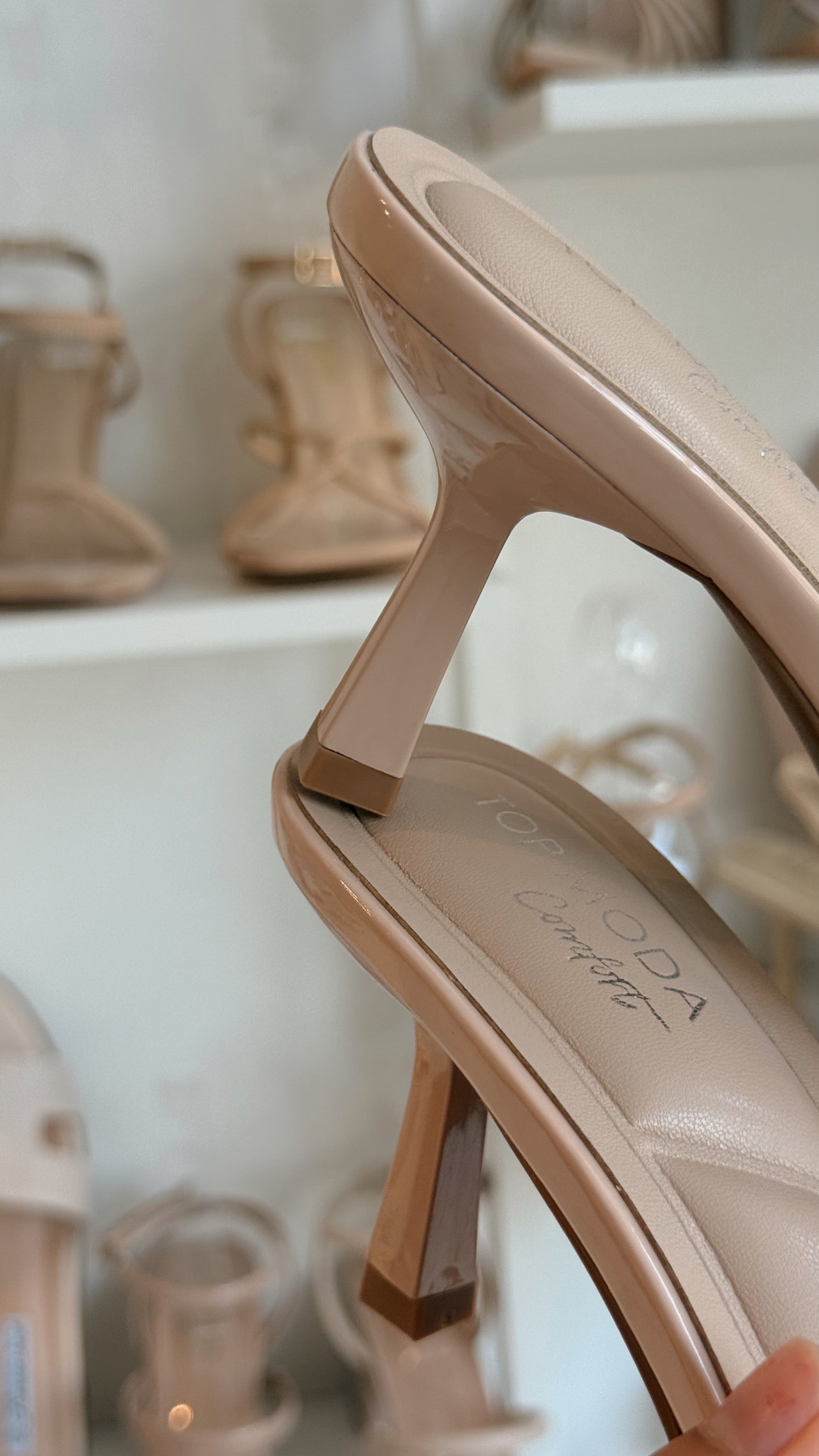 KITTEN HEELS TRANSPARENTES