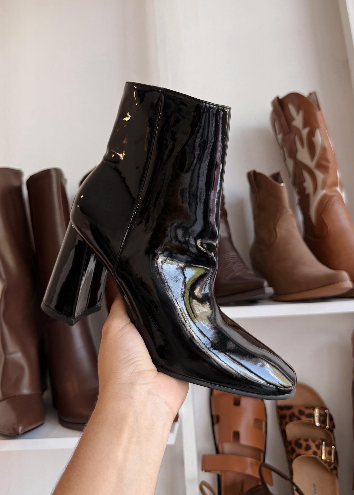 BOTINES CHAROL TOP MODA PUNTA CUADRADA
