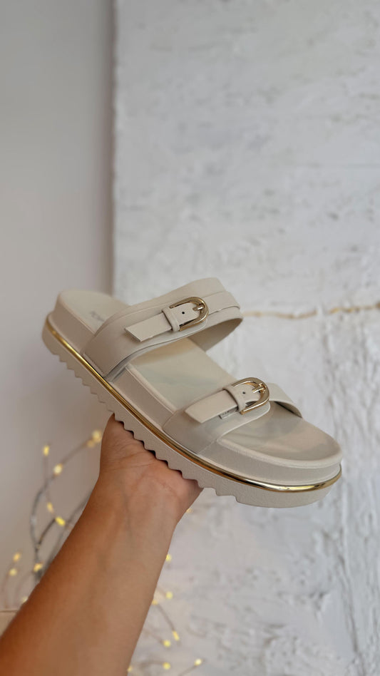 SANDALIAS LATTE CON DORADO