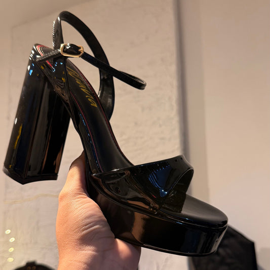 PLATAFORMAS NEGRAS CHAROL LILIANA