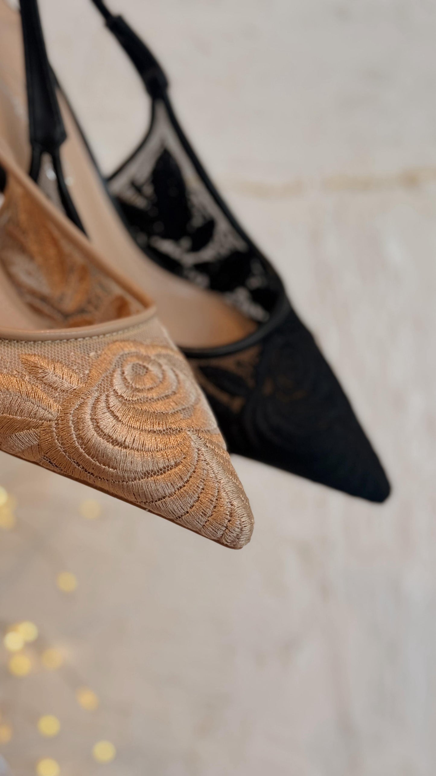 PUMP HEELS BORDADO FLORES NEGRO