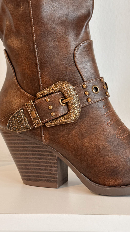 COWBOY BOOTS CON HEBILLA CAFÉ