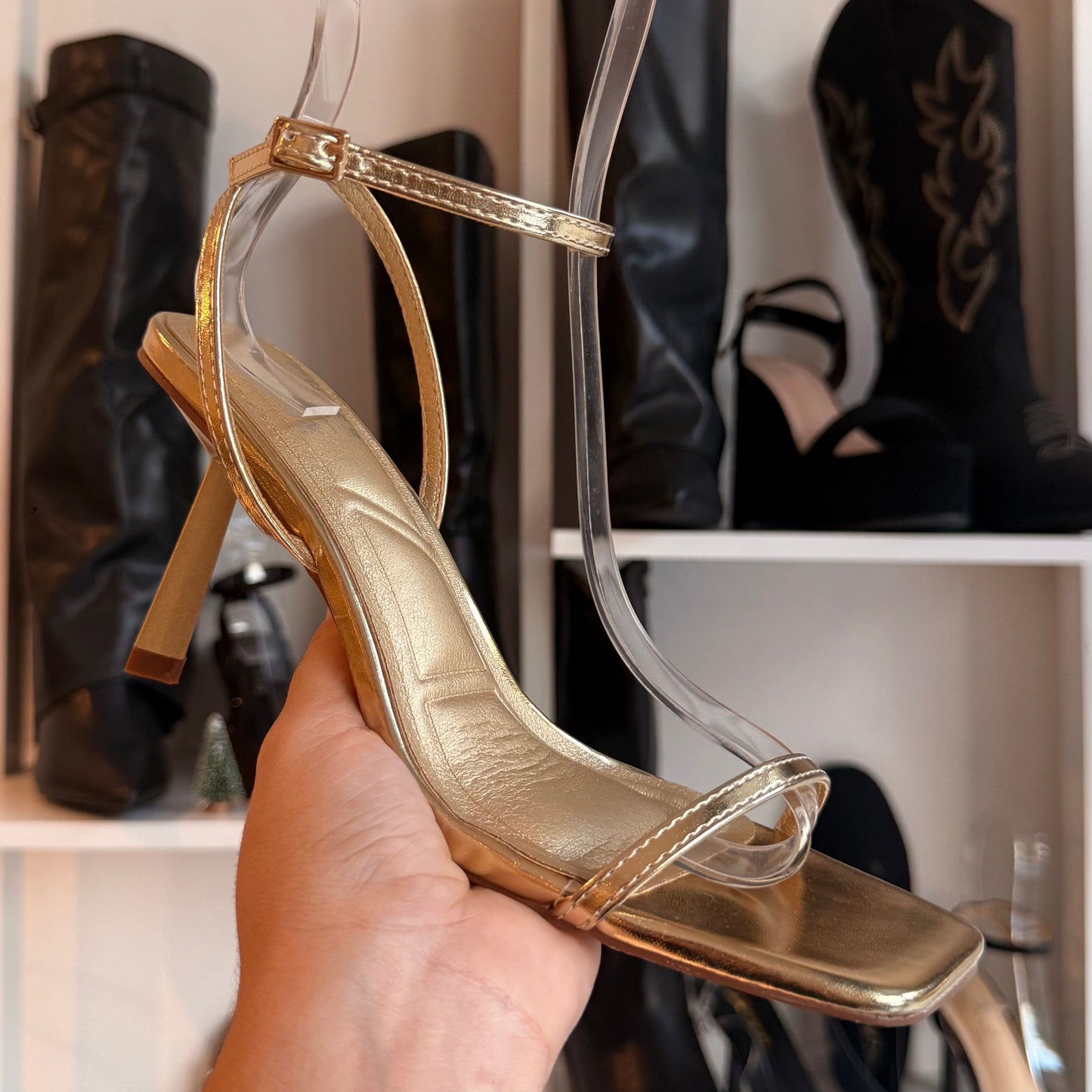 CLASSIC HEELS CHASE+CHLOE DORADO