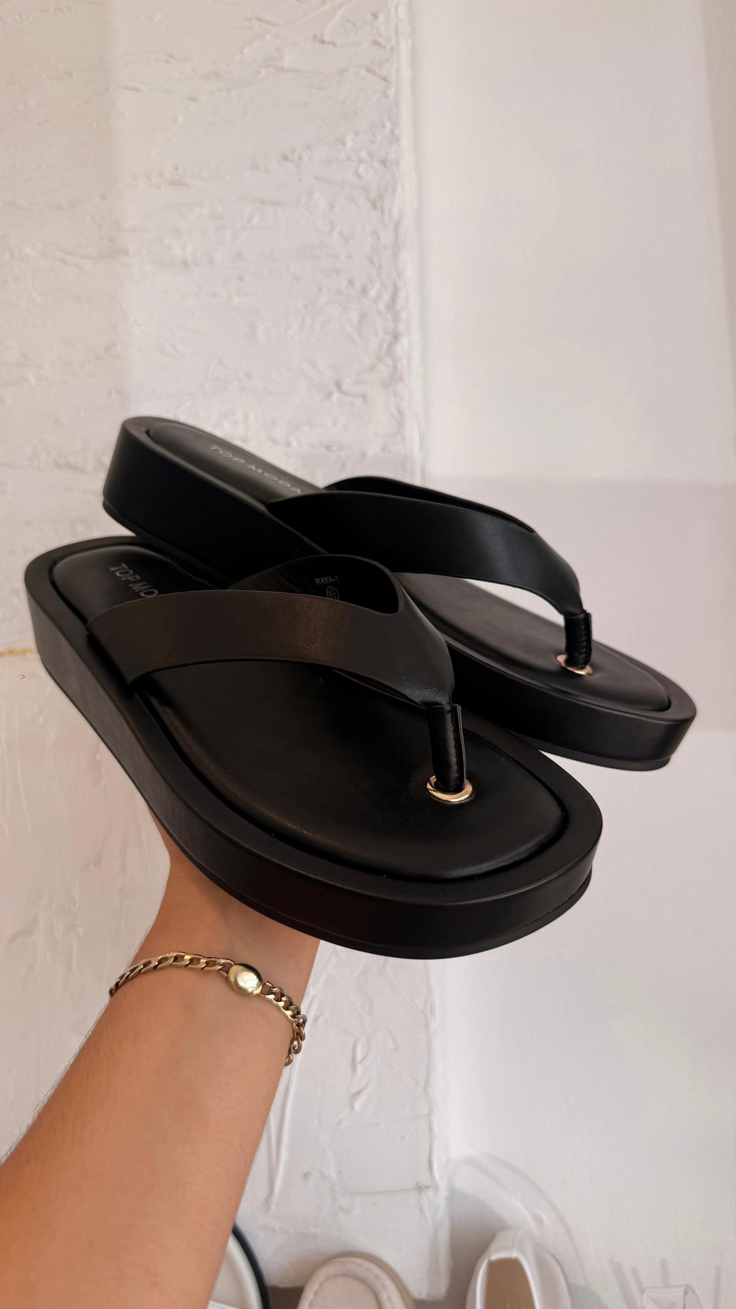 THONG PLATAFORMA NEGRA