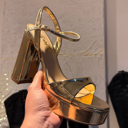 PLATAFORMAS DORADAS CHAROL LILIANA